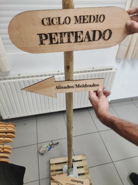 REALIZACIÓN DE CARTELES.jpeg